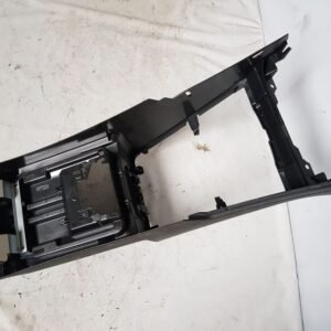 Kita centrinė konsolės (tunelio) detalė