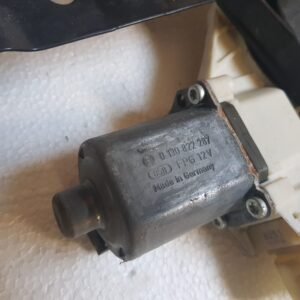Priekinio el. lango pakėlimo mechanizmo komplektas