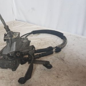 Pavarų perjungimo mechanizmas (kulysa) (salone)